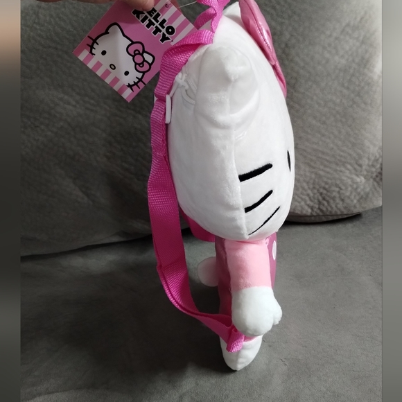 Hello Kitty Plush Backpack - Picture 3 of 6